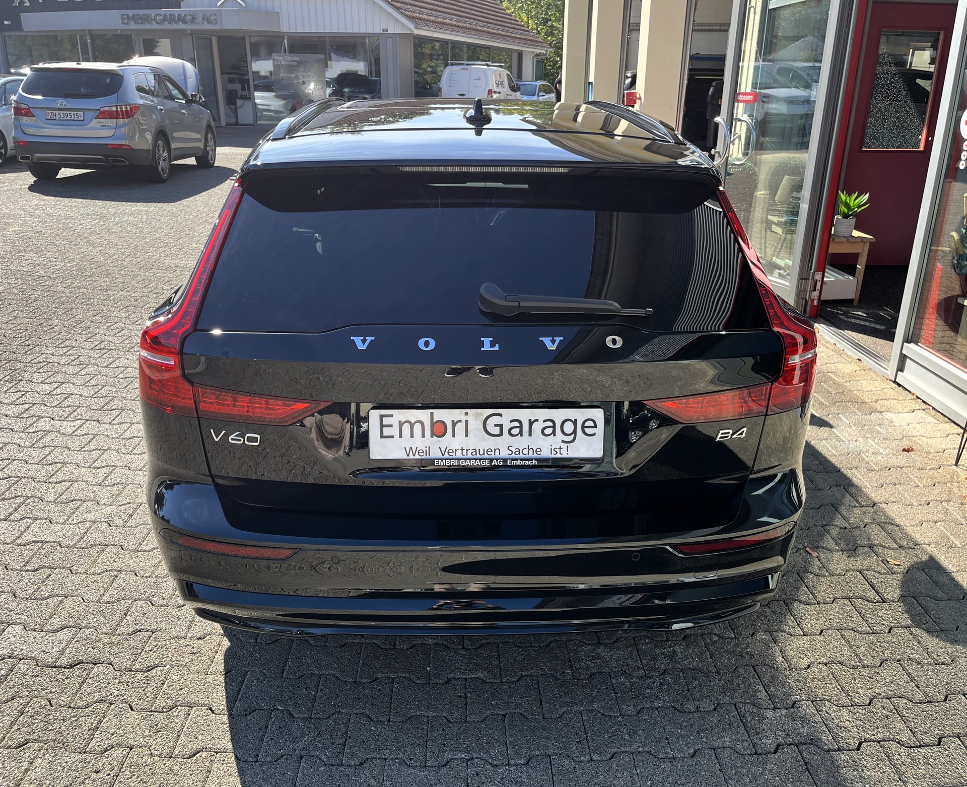VOLVO V60 B4 Benzin Mild Hybrid Ultra Dark Business DCT-image-6