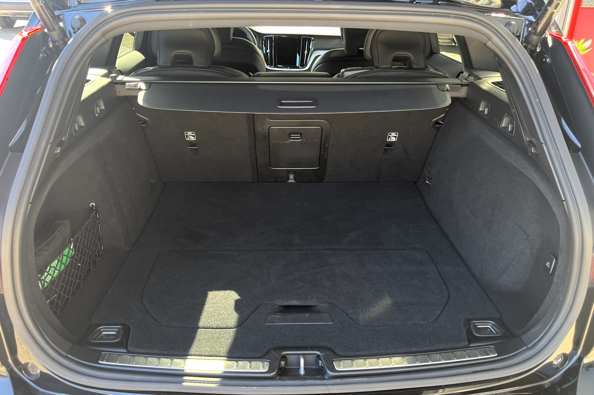VOLVO V60 B4 Benzin Mild Hybrid Ultra Dark Business DCT-image-7