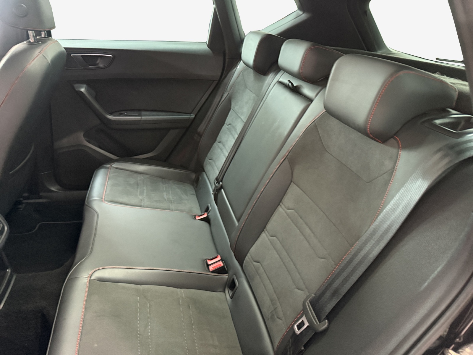 SEAT Ateca 2.0 TSI Hola FR 4Drive DSG-image-11