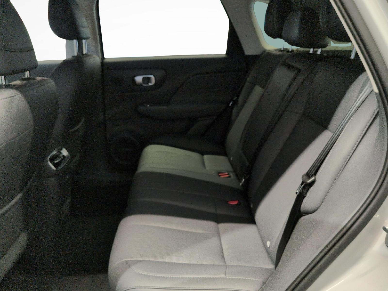 LEAPMOTOR B10 EV-image-10