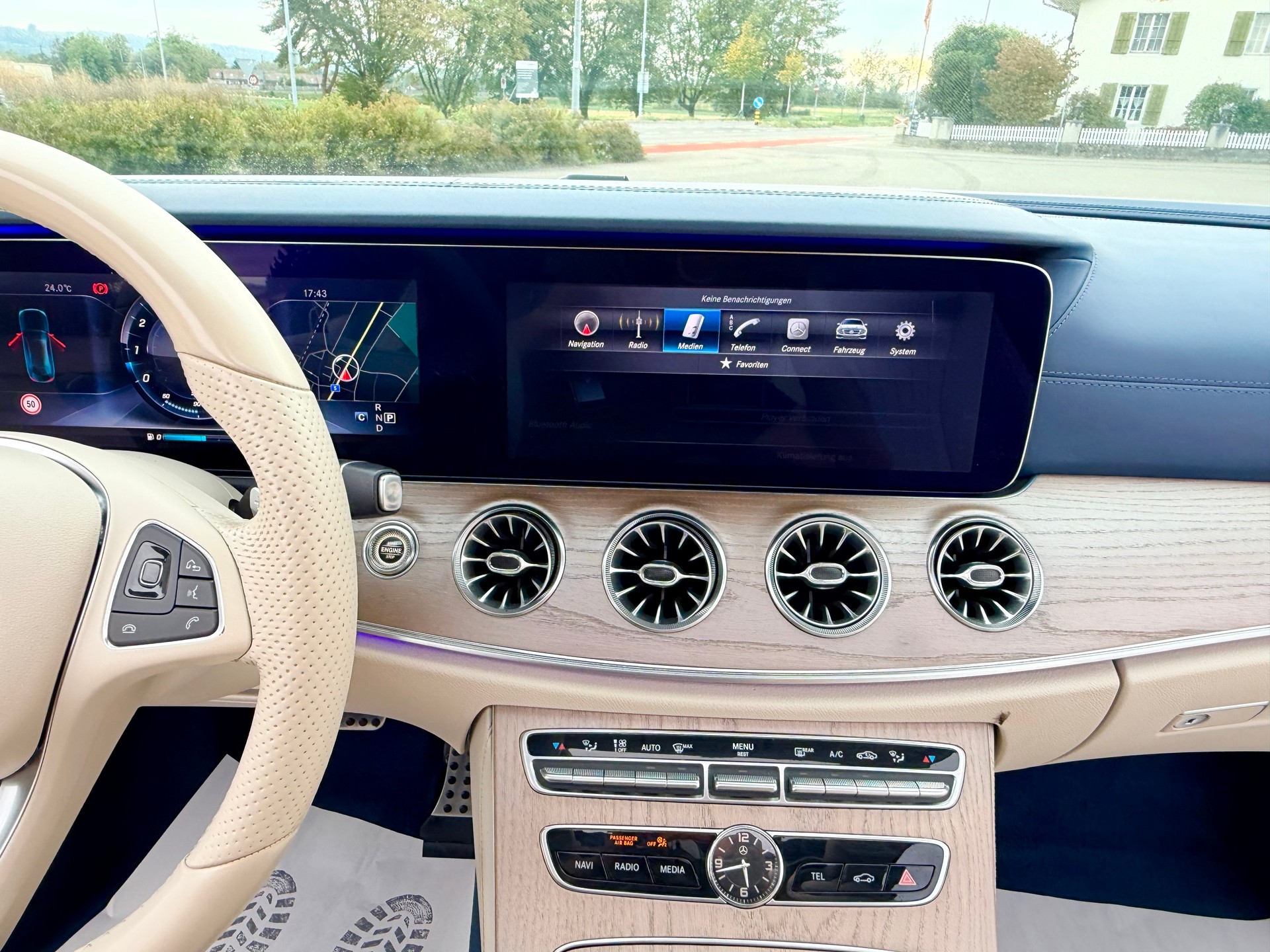 MERCEDES-BENZ E 400 Coupé AMG Line 4 Matic 9G-Tronic-image-27