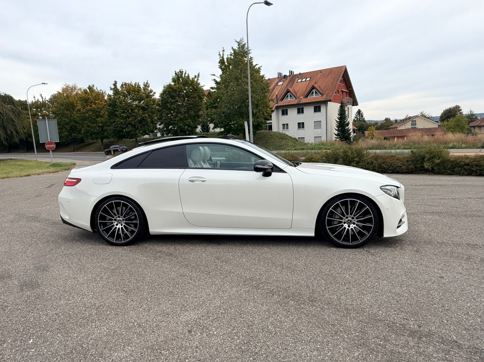 MERCEDES-BENZ E 400 Coupé AMG Line 4 Matic 9G-Tronic-image-5