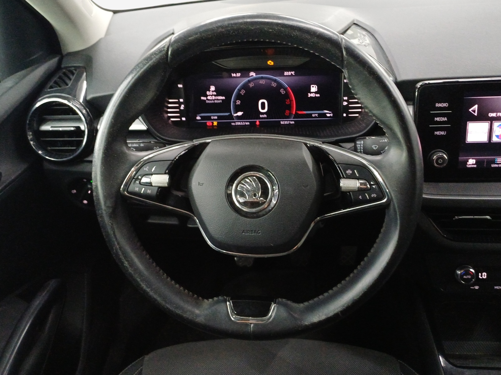 SKODA Fabia 1.0 TSI Ambition-image-9