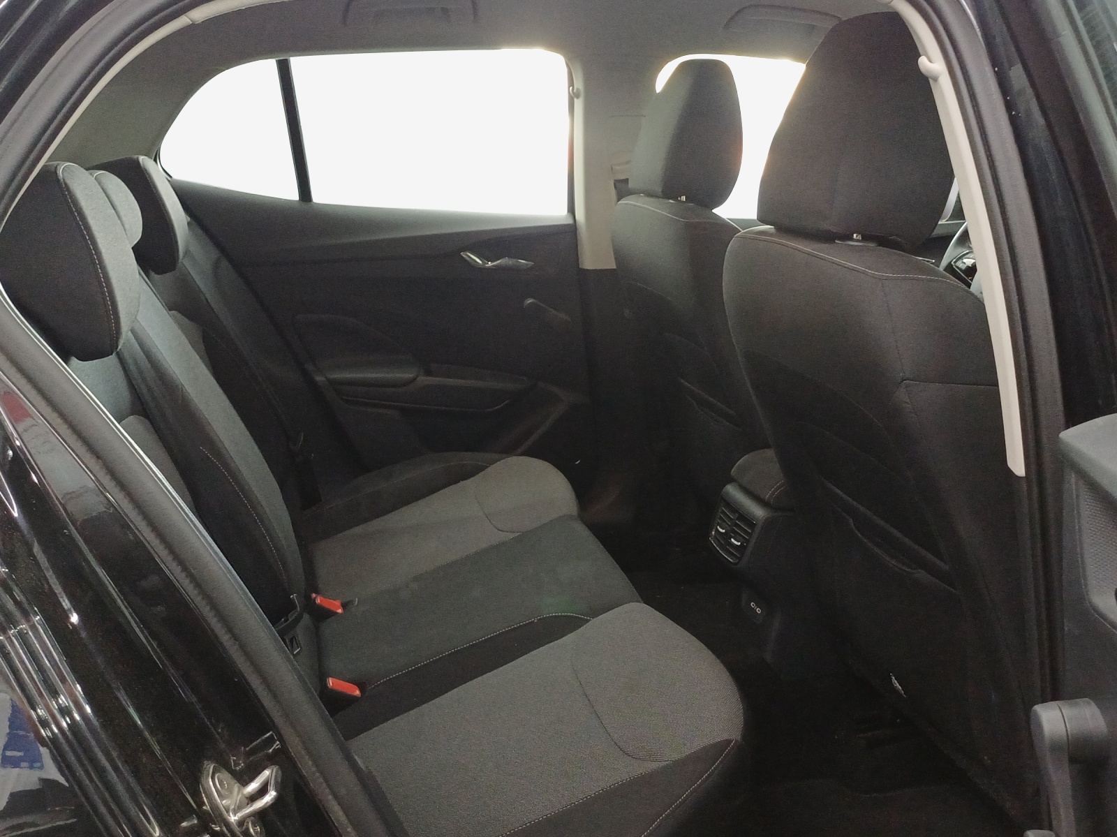 SKODA Fabia 1.0 TSI Ambition-image-13