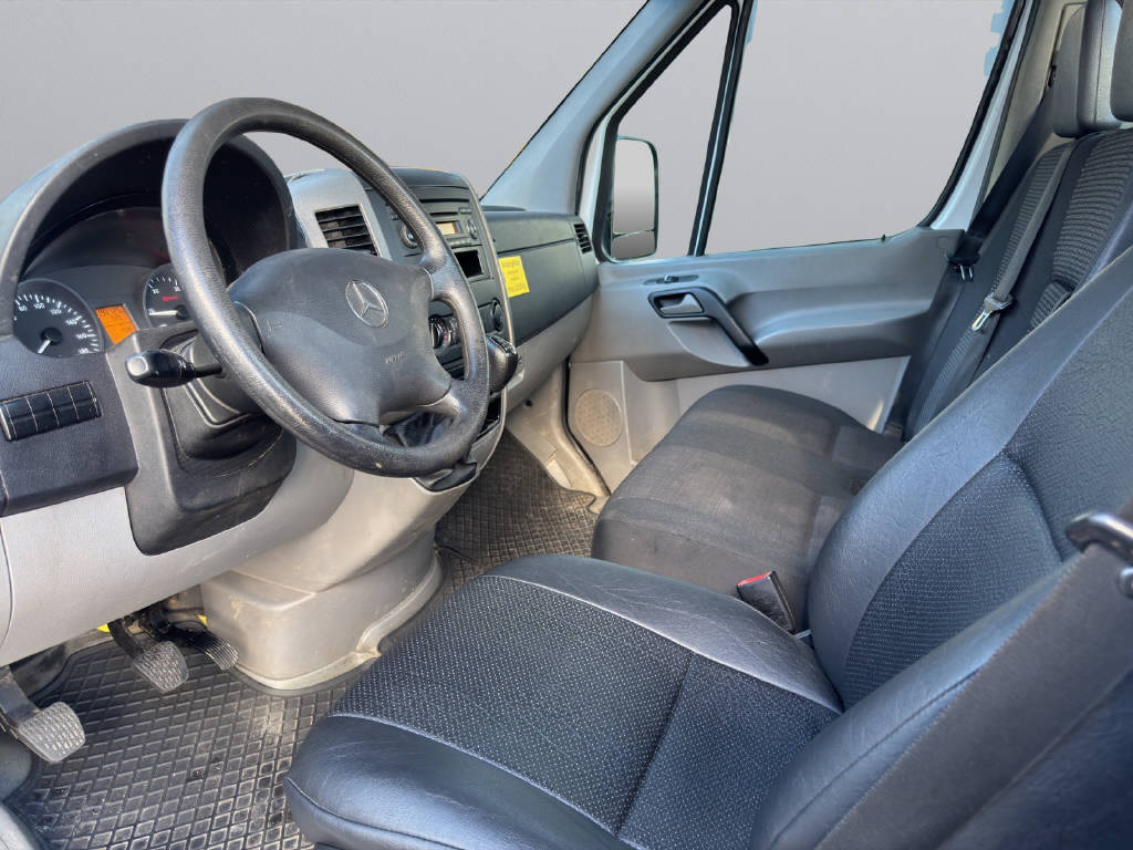 MERCEDES-BENZ Benz 311 CDI-image-7