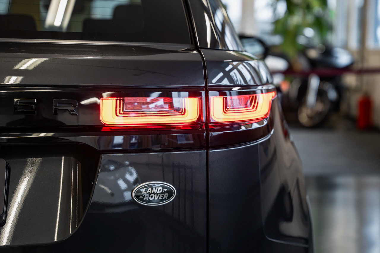 LAND ROVER Range Rover Velar R-Dynamic P 400 HSE Automatic-image-8