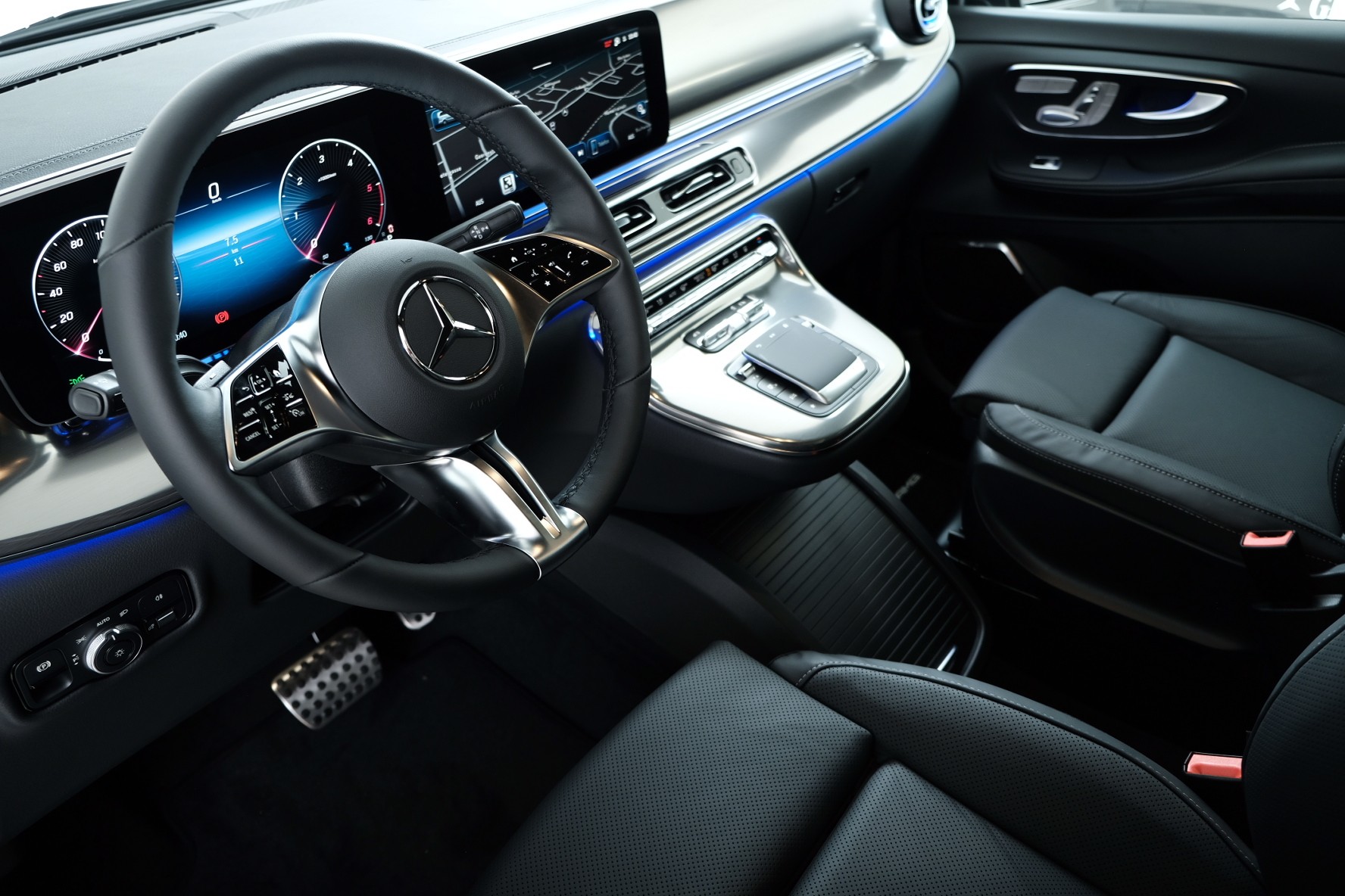 MERCEDES-BENZ V 300 d Exclusive 4matic lang Swiss Edition W447-image-6