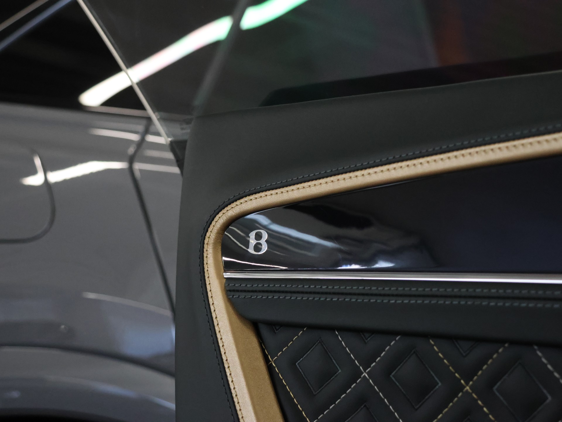 BENTLEY Continental GT 4.0 V8 Mulliner-image-44