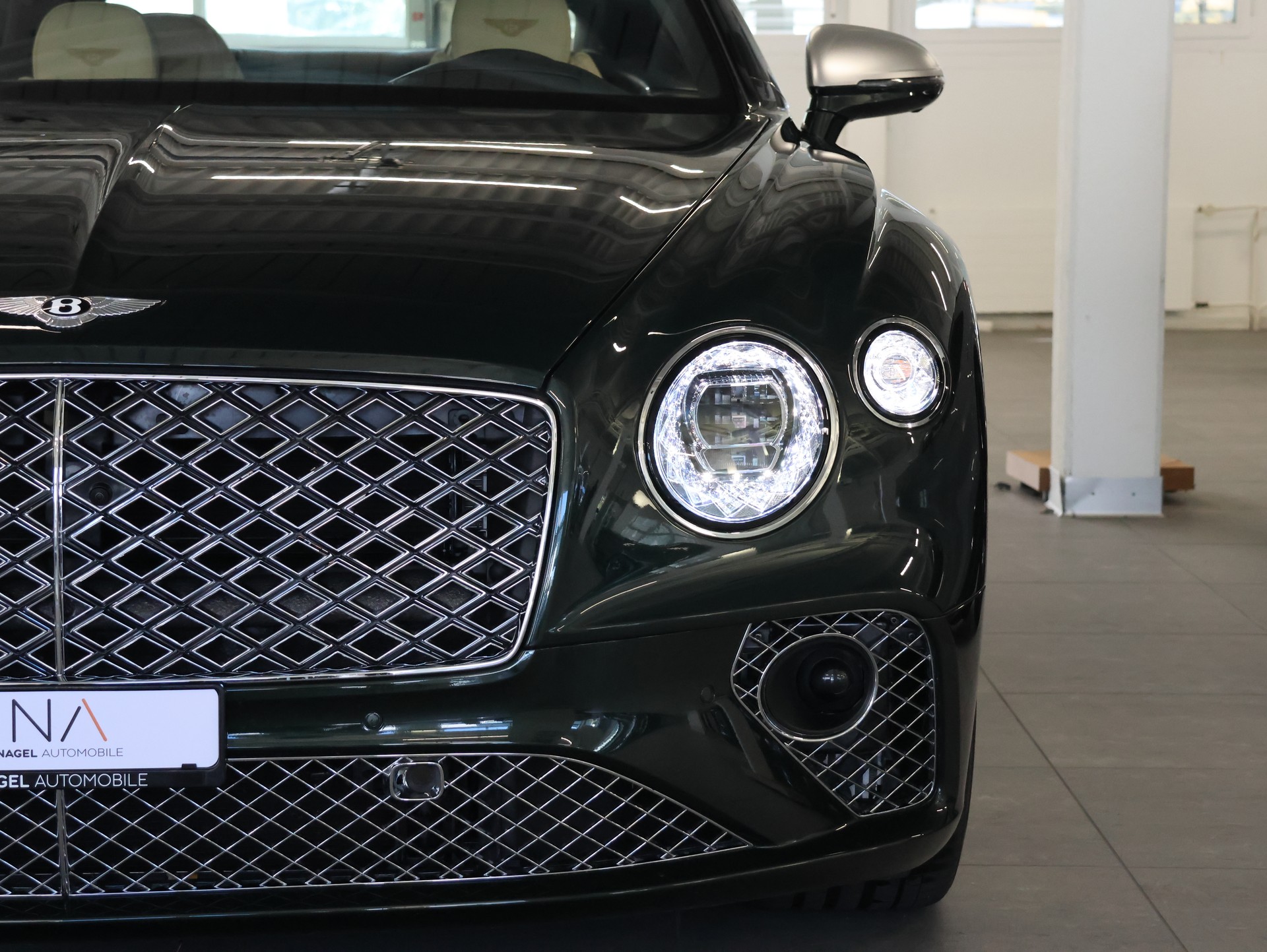 BENTLEY Continental GT 4.0 V8 Mulliner-image-3