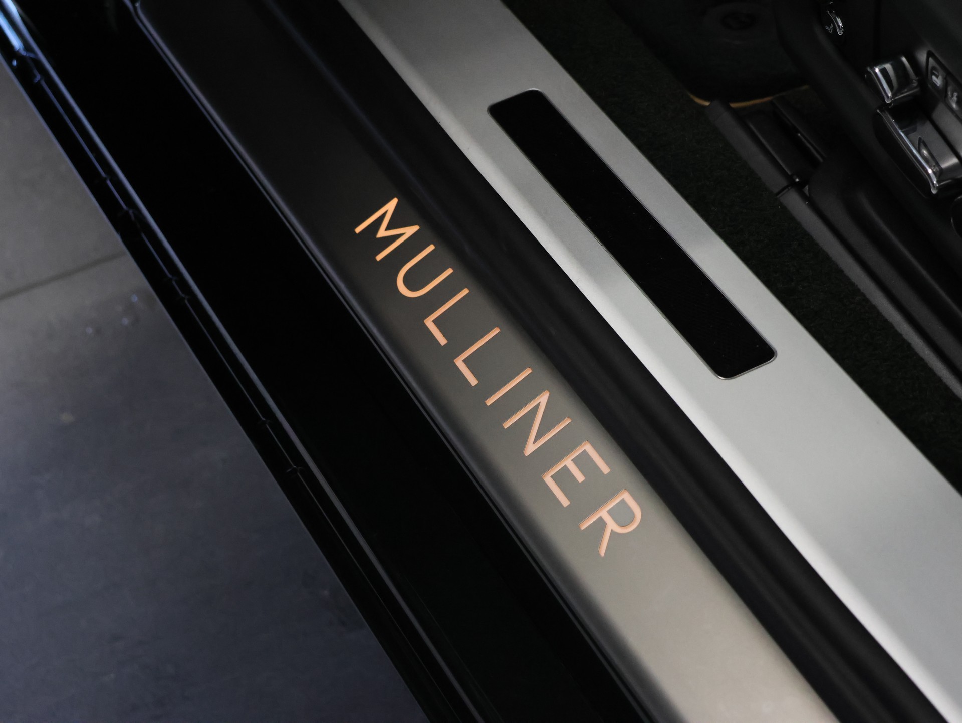 BENTLEY Continental GT 4.0 V8 Mulliner-image-17