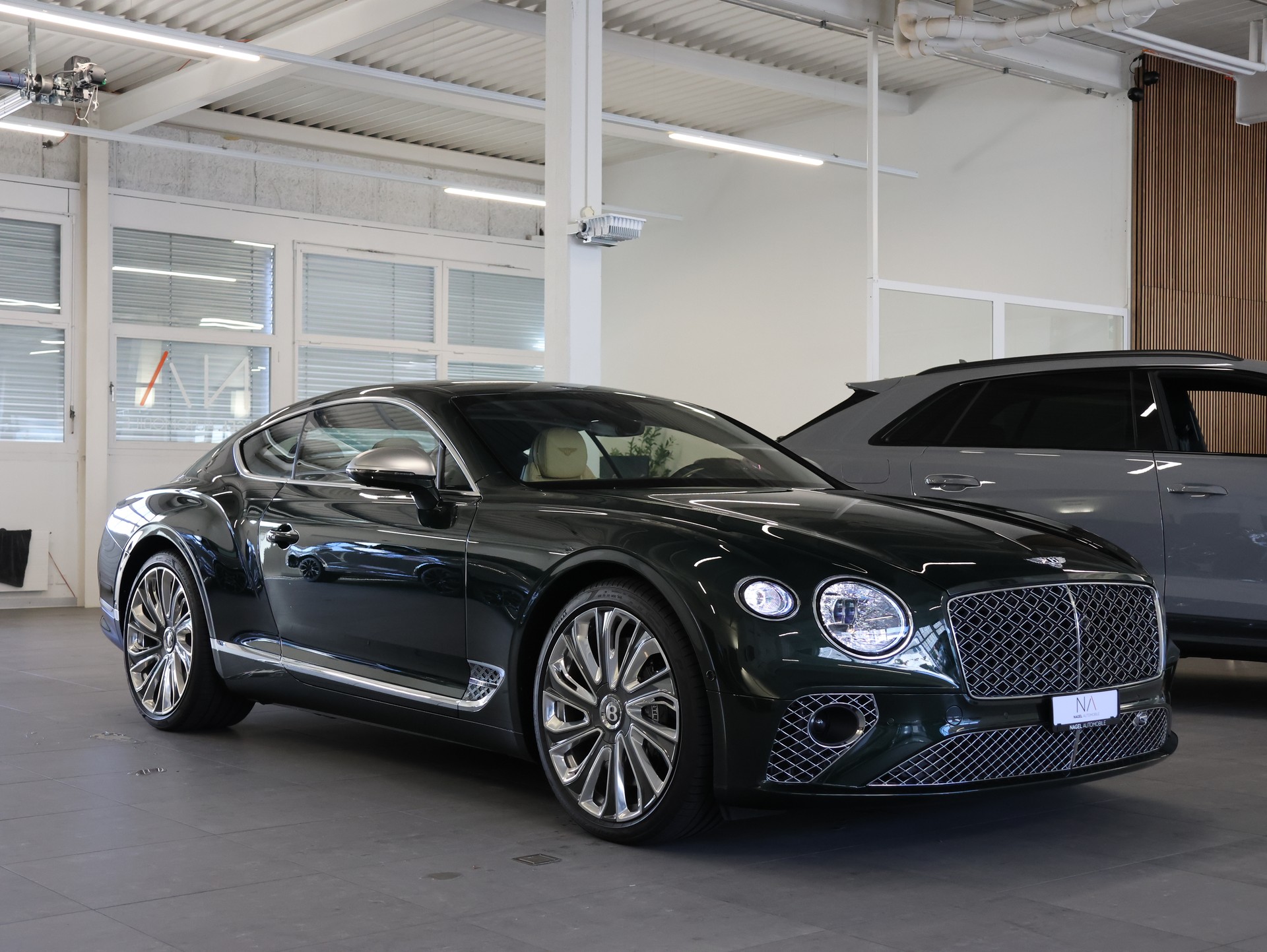 BENTLEY Continental GT 4.0 V8 Mulliner-image-1