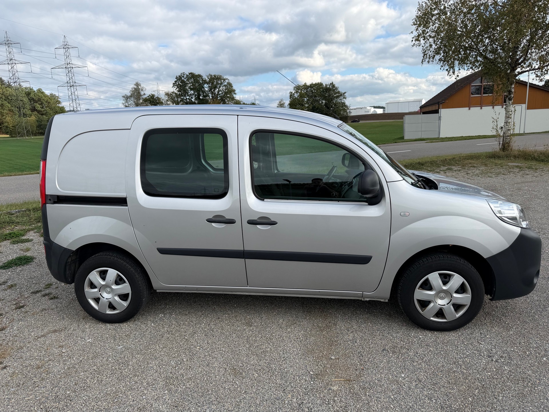 RENAULT Kangoo Medium 1.6 105 Business A-image-1