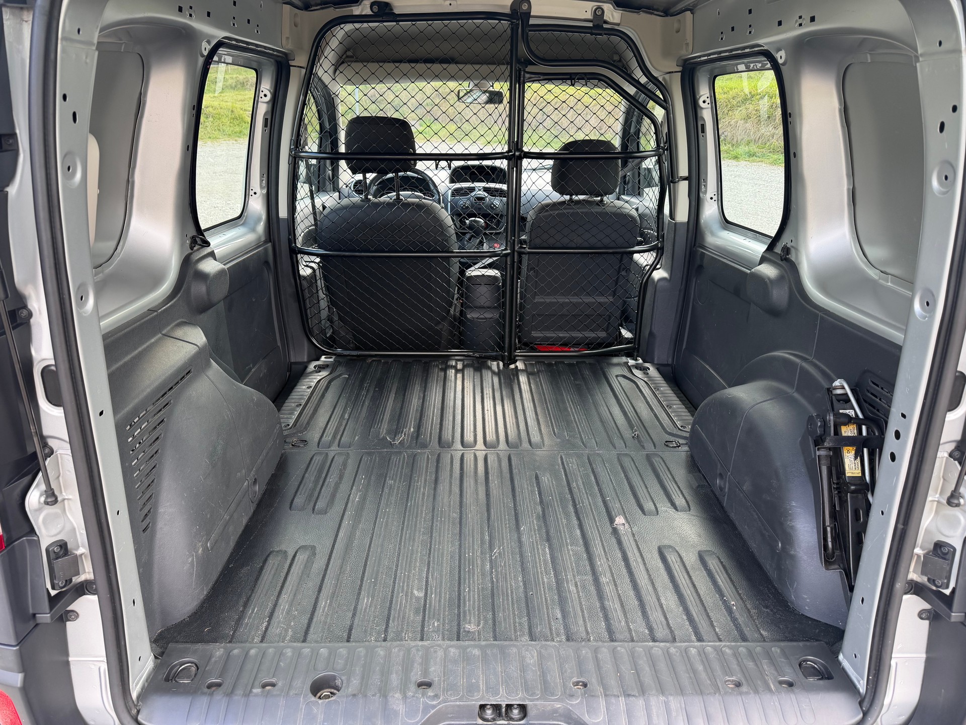 RENAULT Kangoo Medium 1.6 105 Business A-image-10