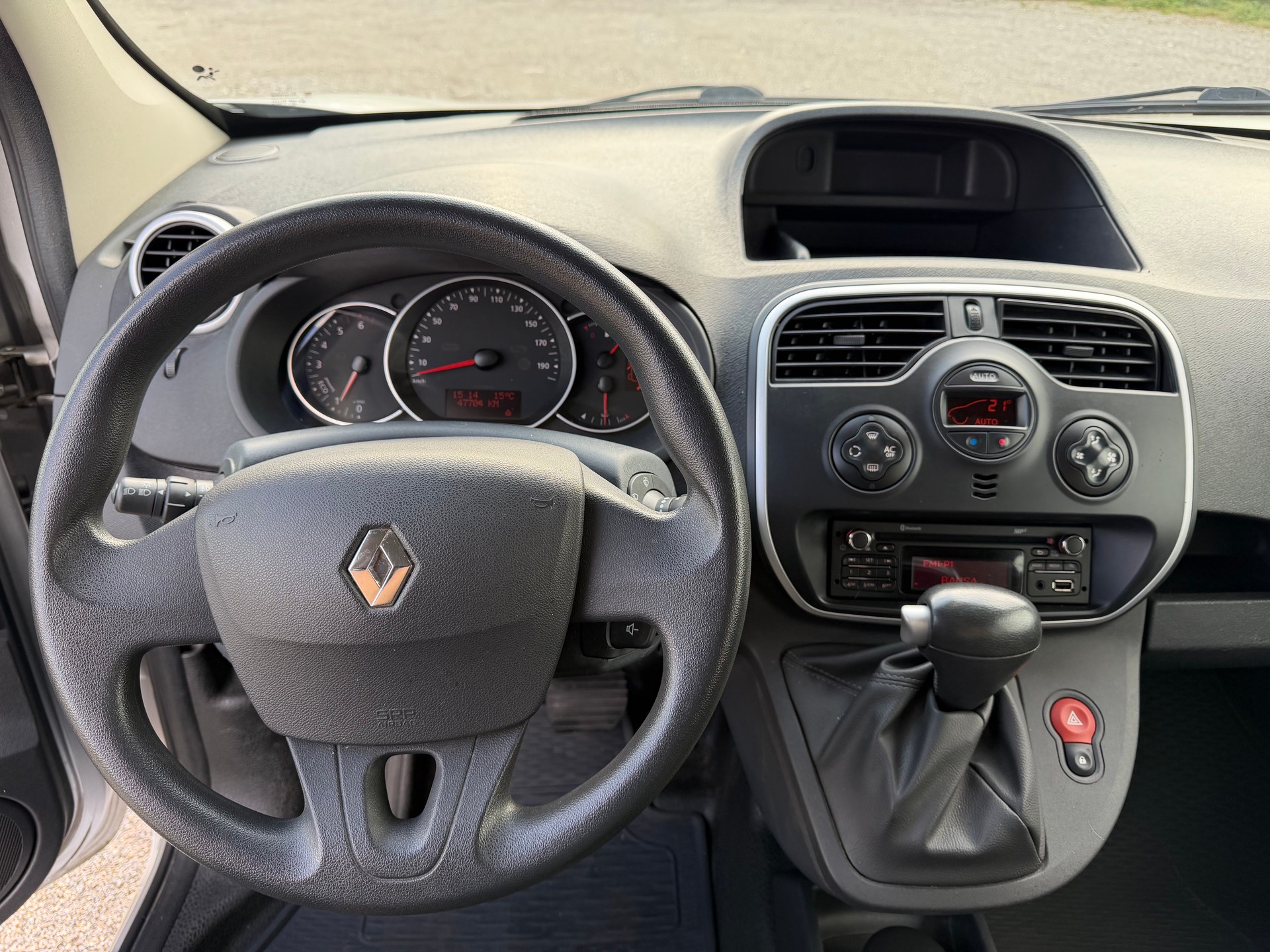 RENAULT Kangoo Medium 1.6 105 Business A-image-9