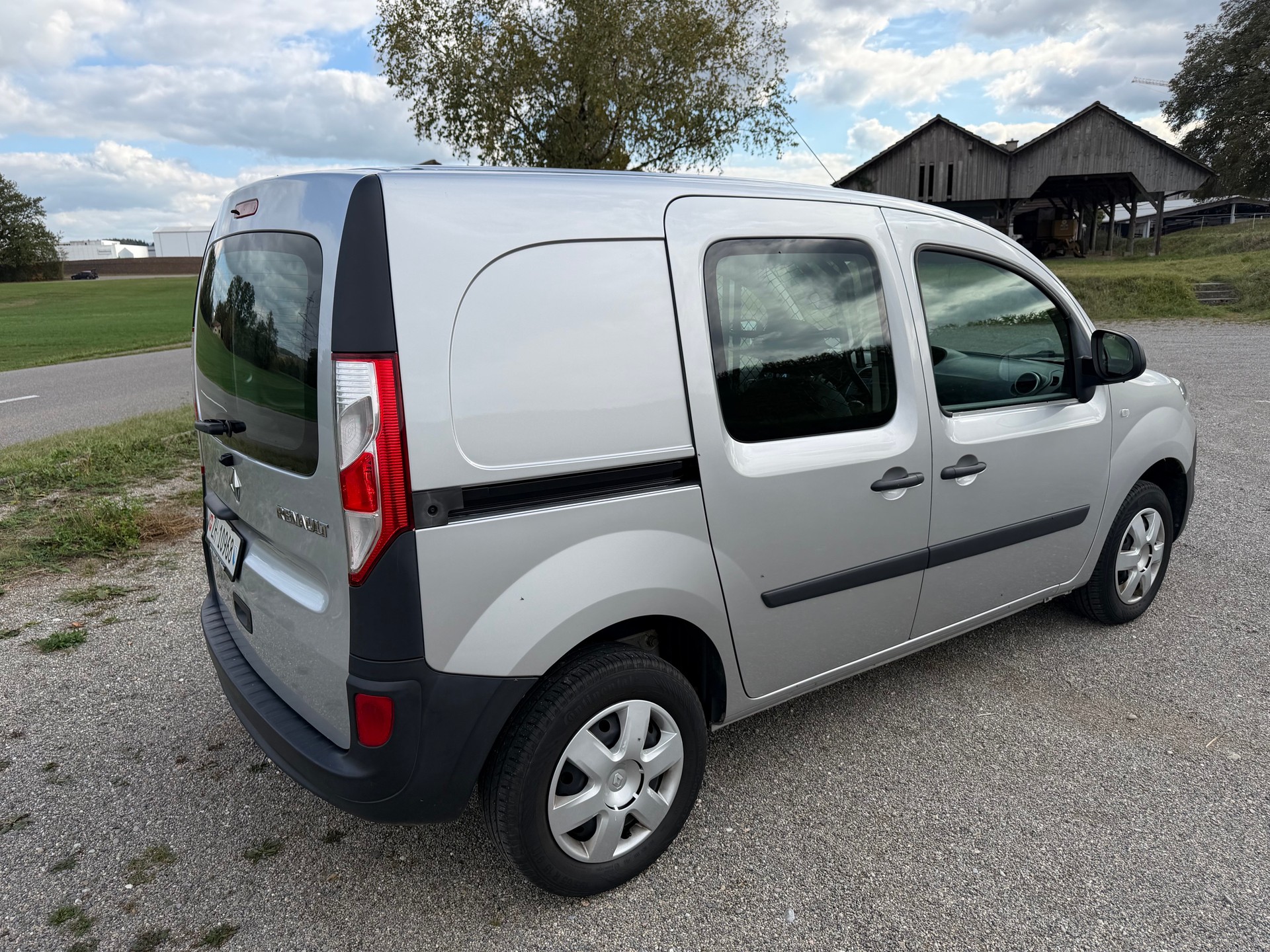 RENAULT Kangoo Medium 1.6 105 Business A-image-2