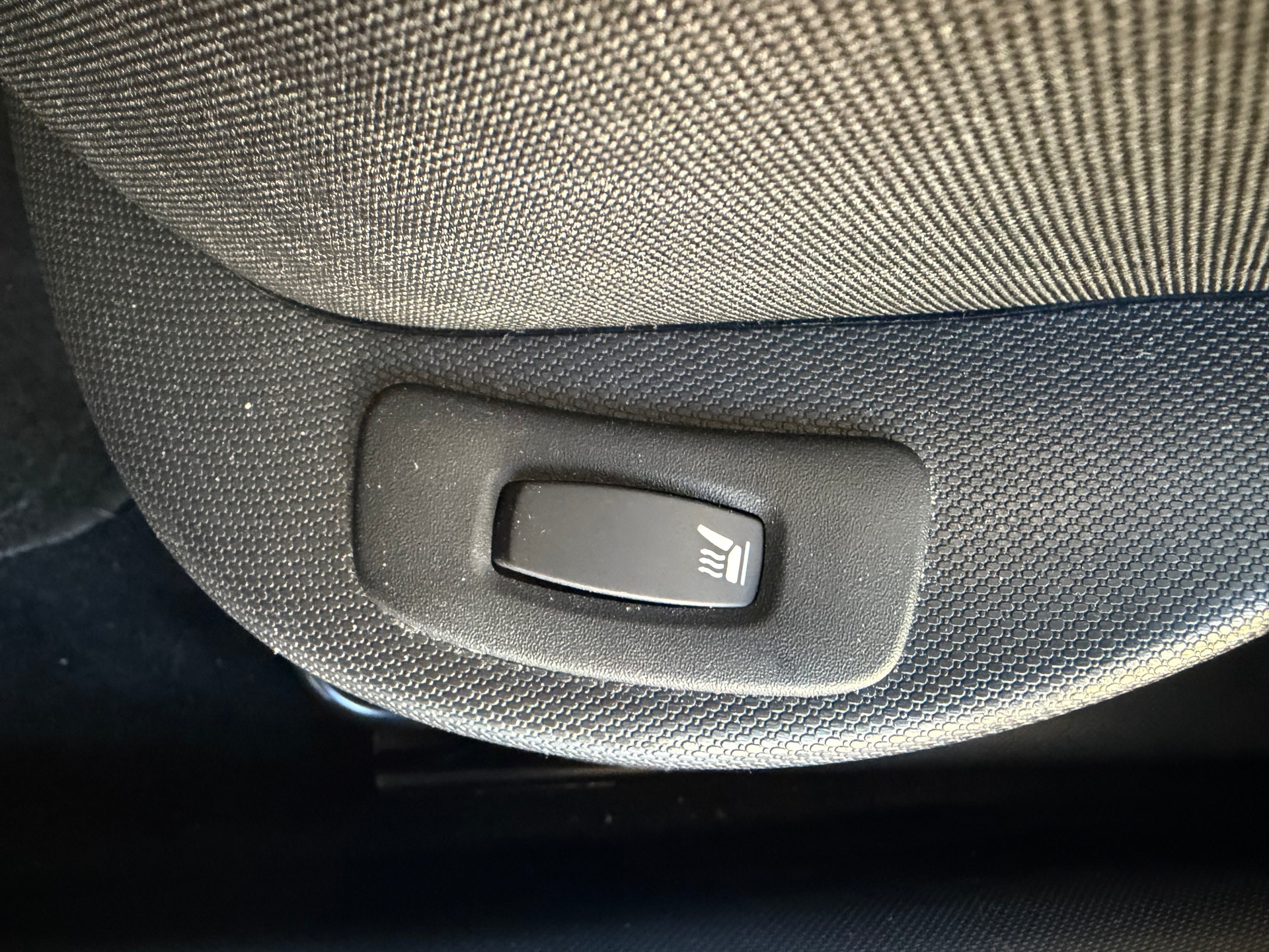 RENAULT Clio 1.5 dCi Swiss Edition EDC-image-9