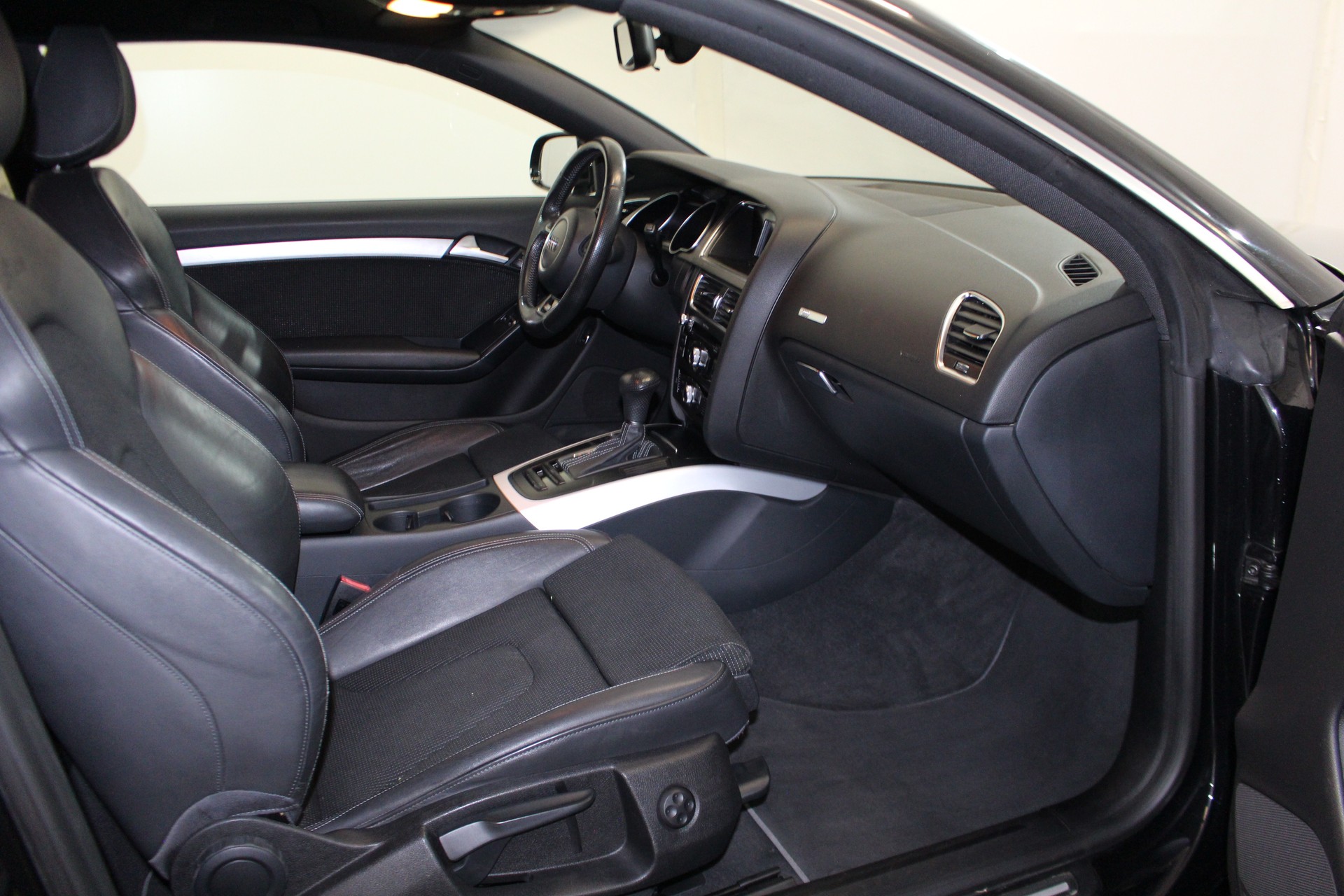AUDI A5 Coupé 1.8 TFSI 170 M-Tronic-image-9