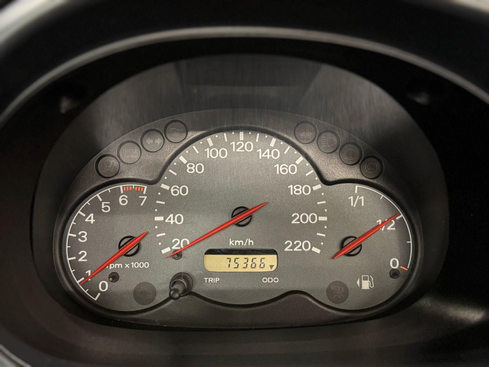 FORD Streetka 1.6 (Luxury)-image-7