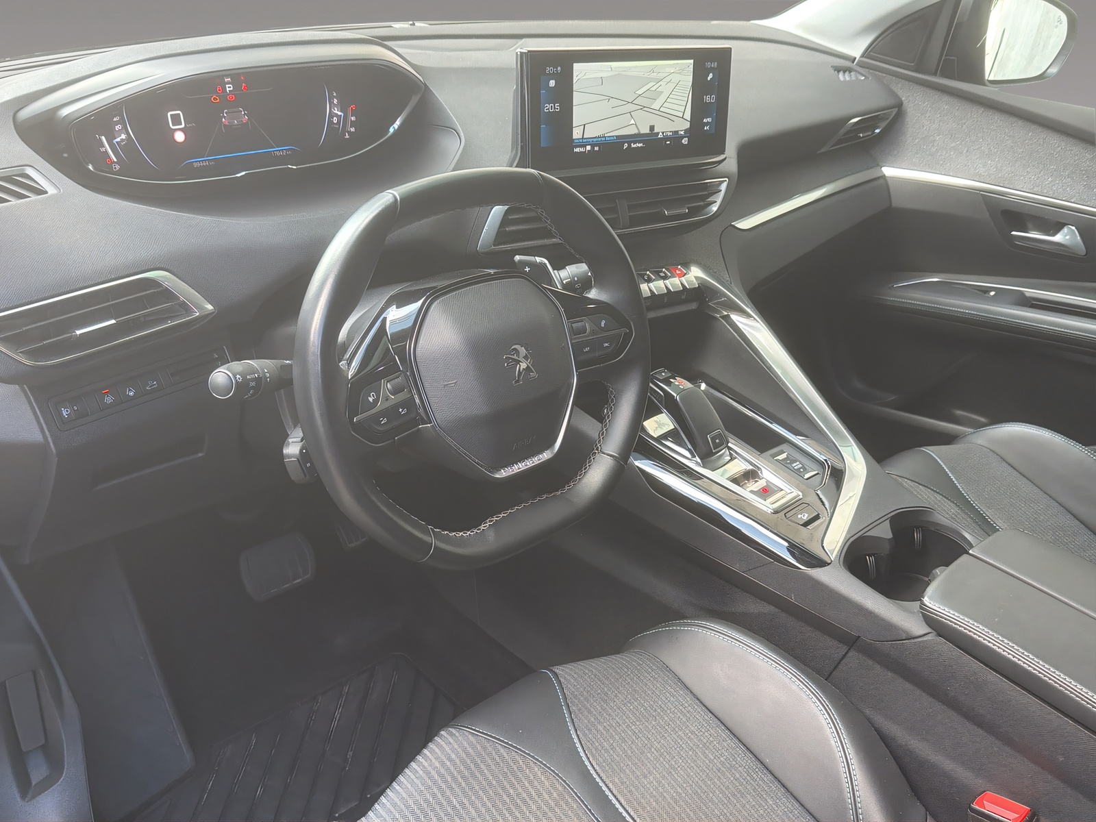 PEUGEOT 3008 1.2 PureTech Allure Pack-image-6