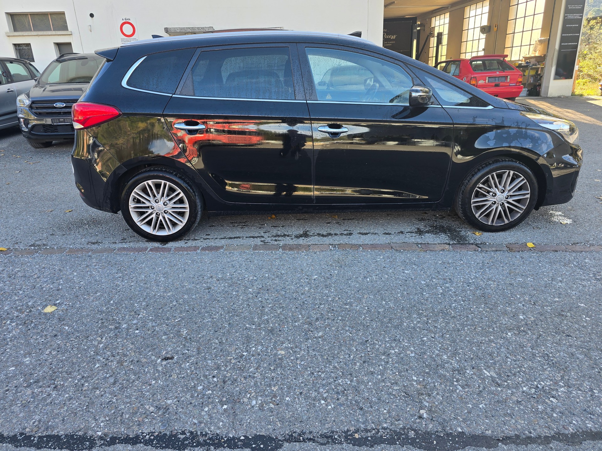 KIA Carens 1.6 GDI Trend-image-4