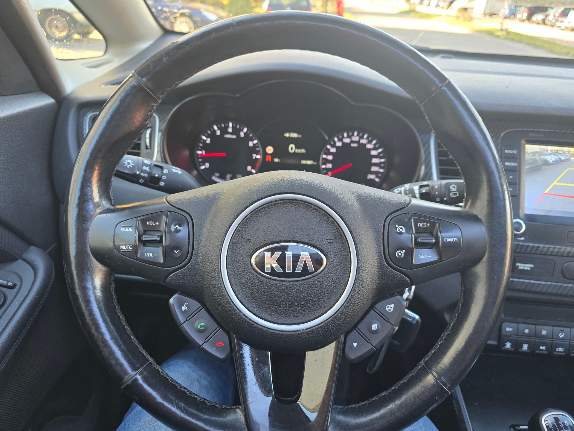 KIA Carens 1.6 GDI Trend-image-12