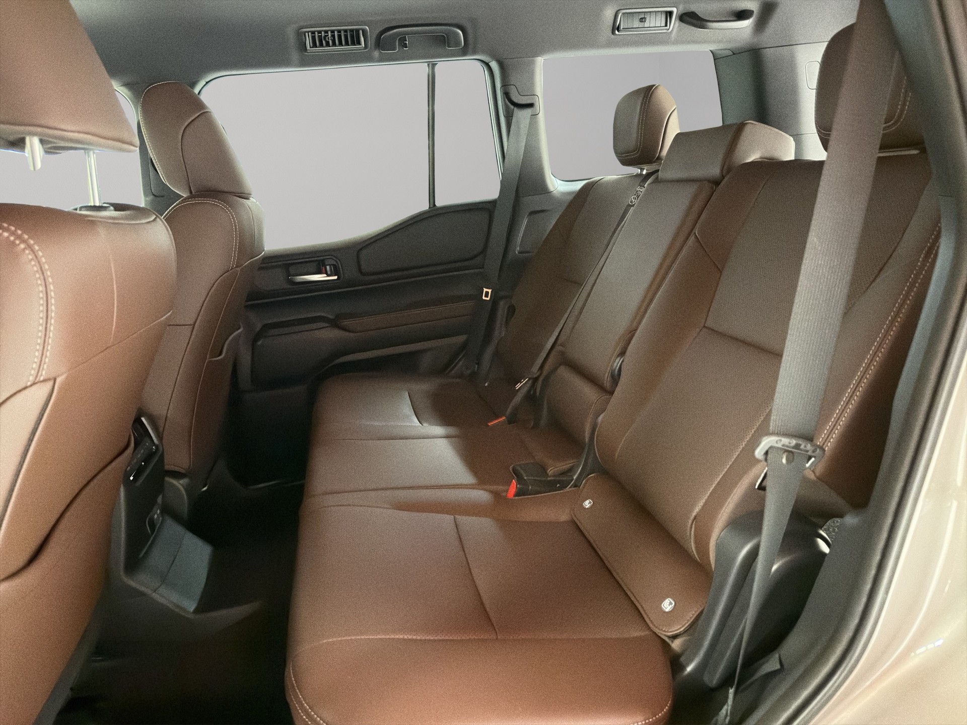TOYOTA Land Cruiser 2.8 D 48V Style-image-9