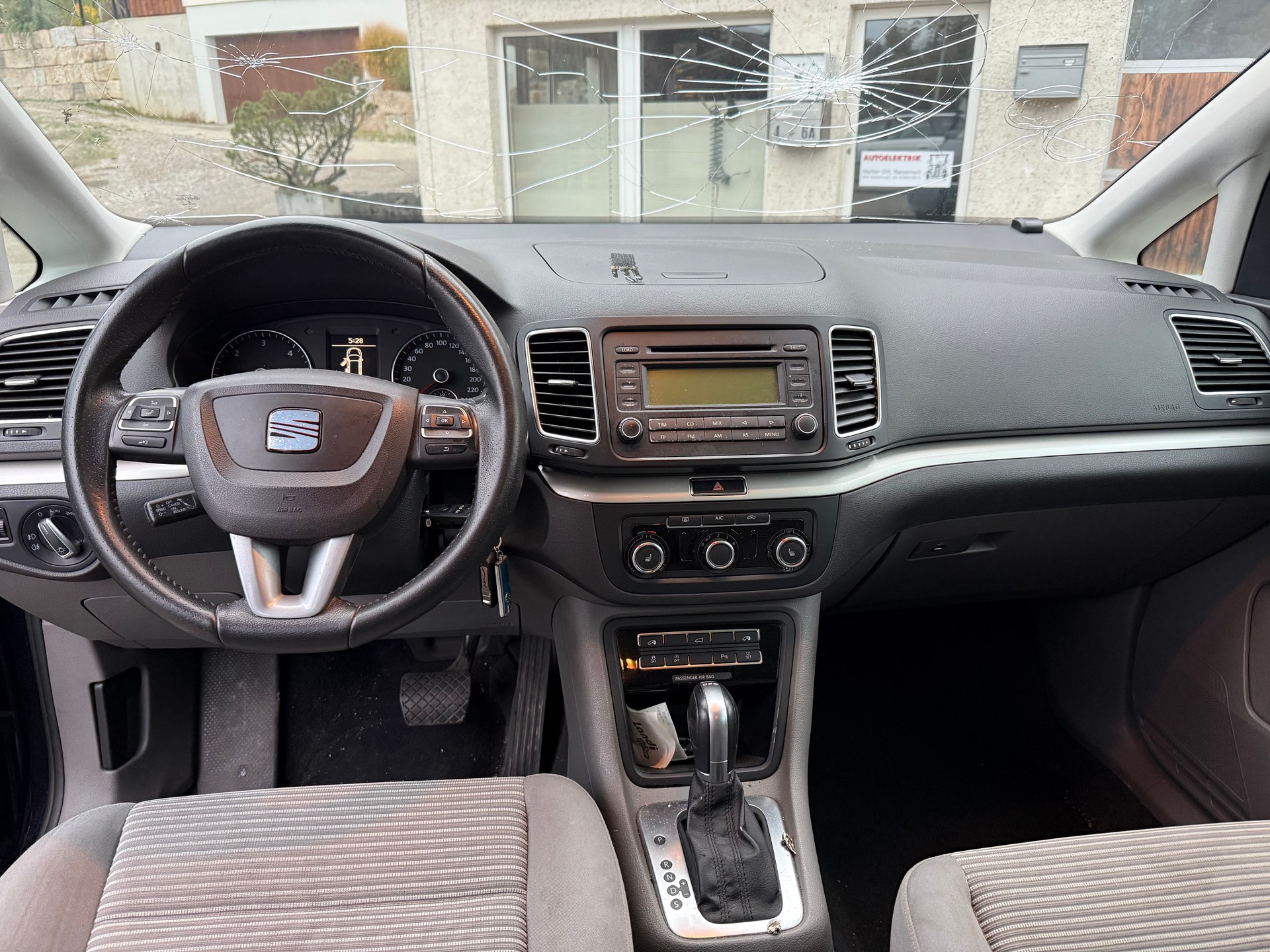 SEAT Alhambra 2.0 TDI Reference DSG-image-12