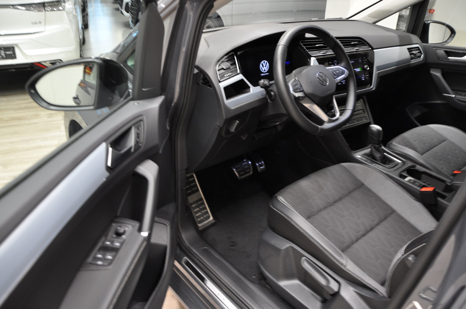 VW Touran 1.5 TSI EVO Comfortline Goal DSG-image-9