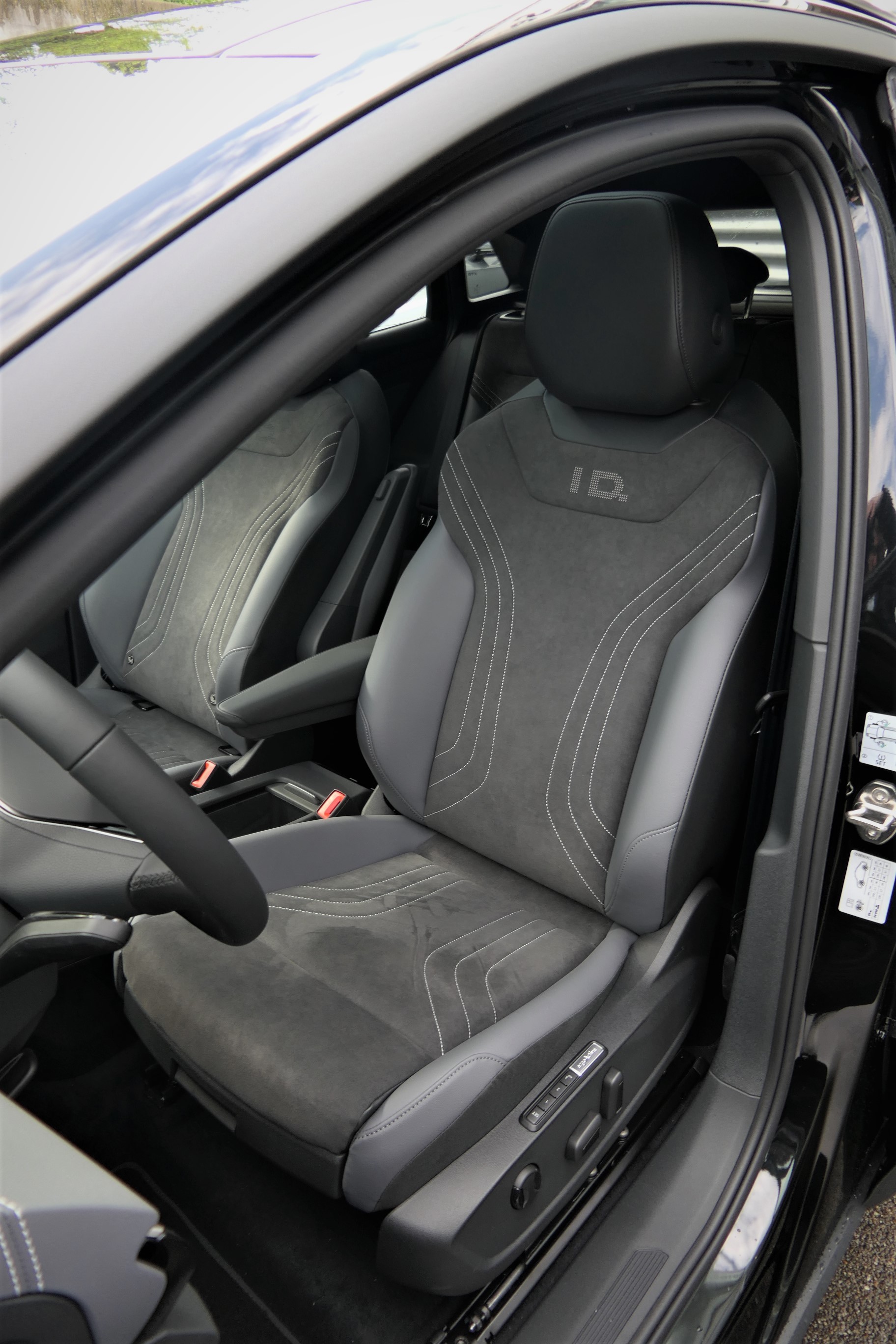 VW ID.4 Pro Performance 77 kWh Life Plus-image-5
