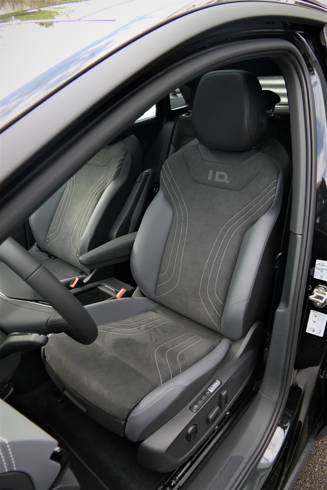 VW ID.4 Pro Performance 77 kWh Life Plus-image-5