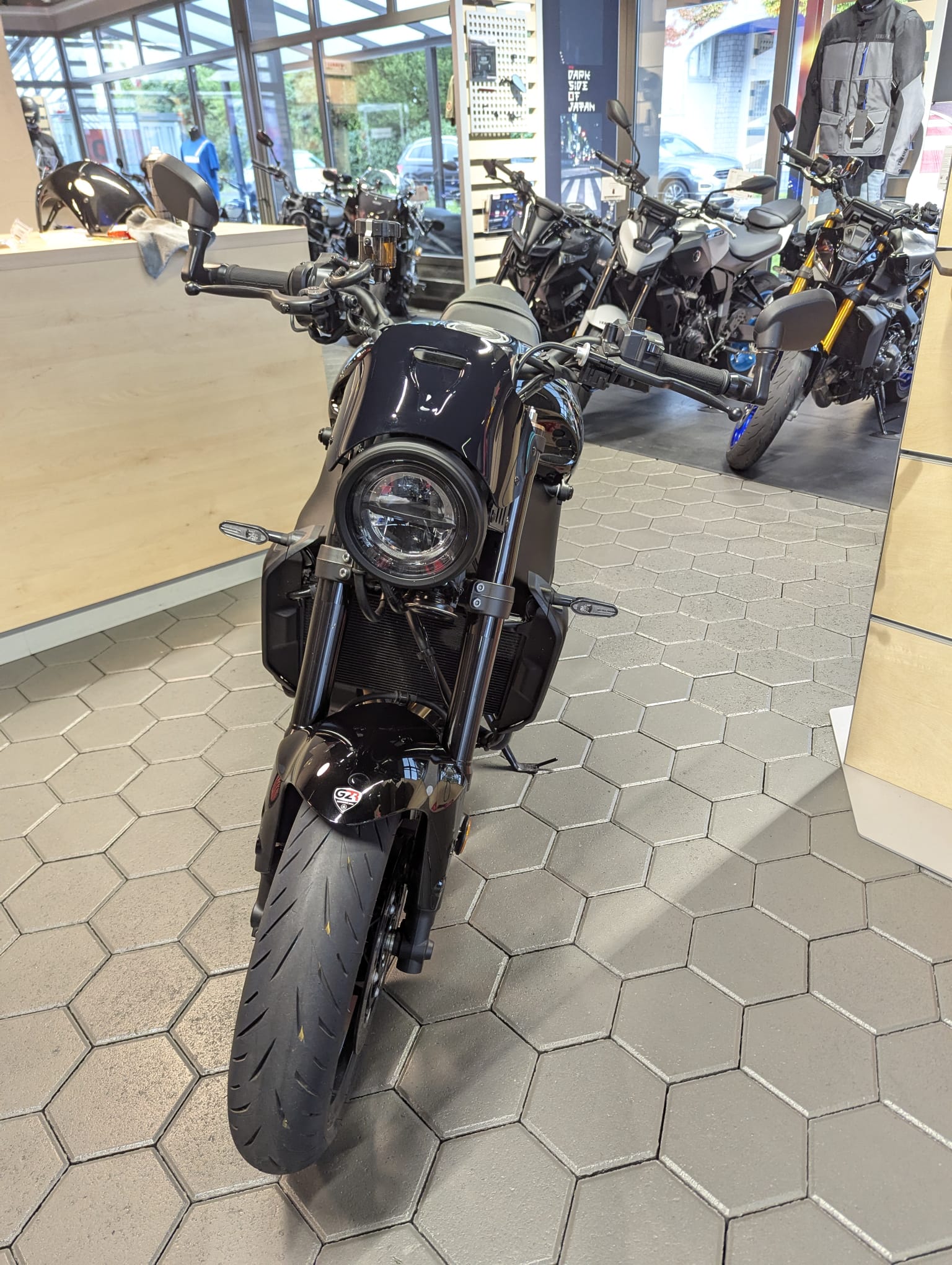 YAMAHA XSR 900-image-2