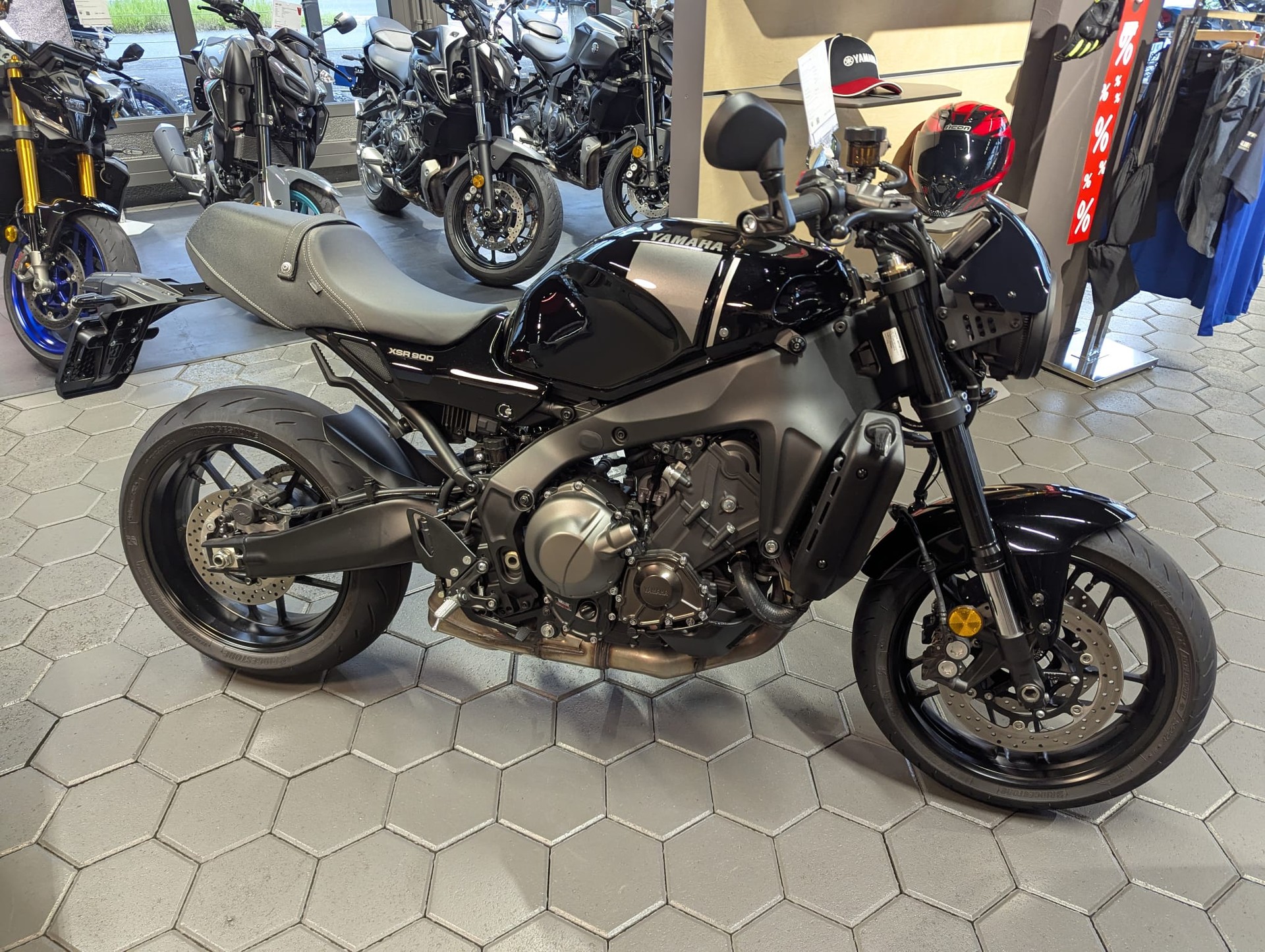 YAMAHA XSR 900