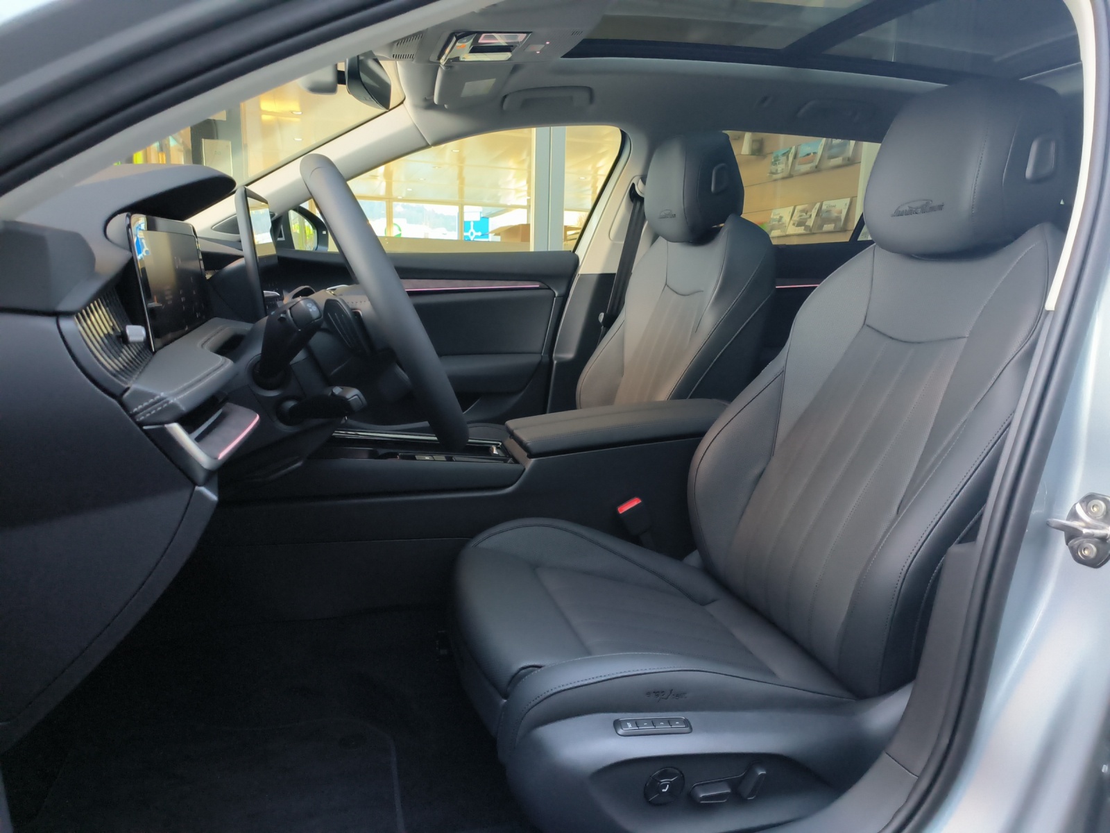 SKODA Superb Combi 2.0 TSI L&K 4x4 DSG-image-5