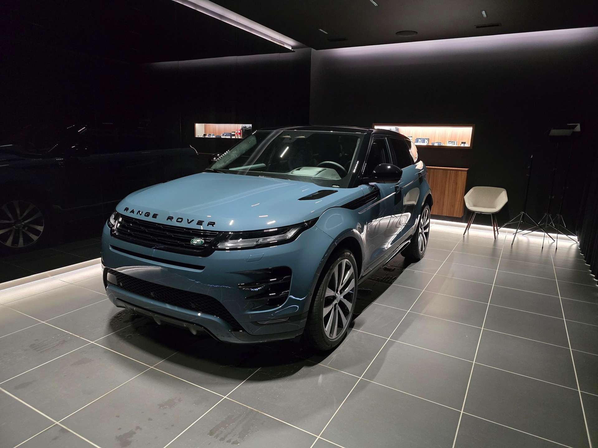 LAND ROVER Range Rover Evoque 2.0 D 200 Dynamic SE-image-0