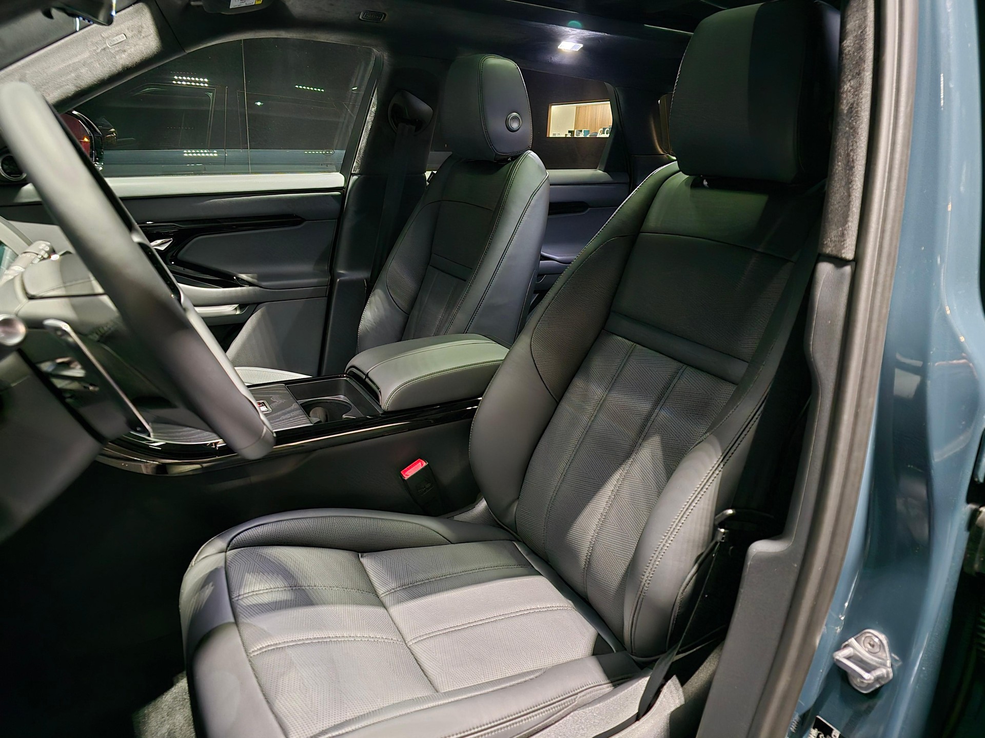 LAND ROVER Range Rover Evoque 2.0 D 200 Dynamic SE-image-6