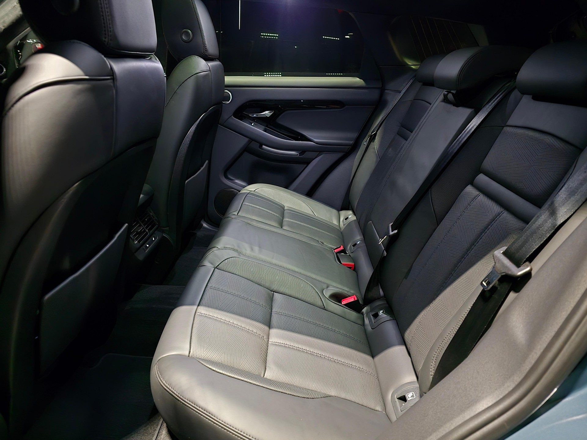 LAND ROVER Range Rover Evoque 2.0 D 200 Dynamic SE-image-4