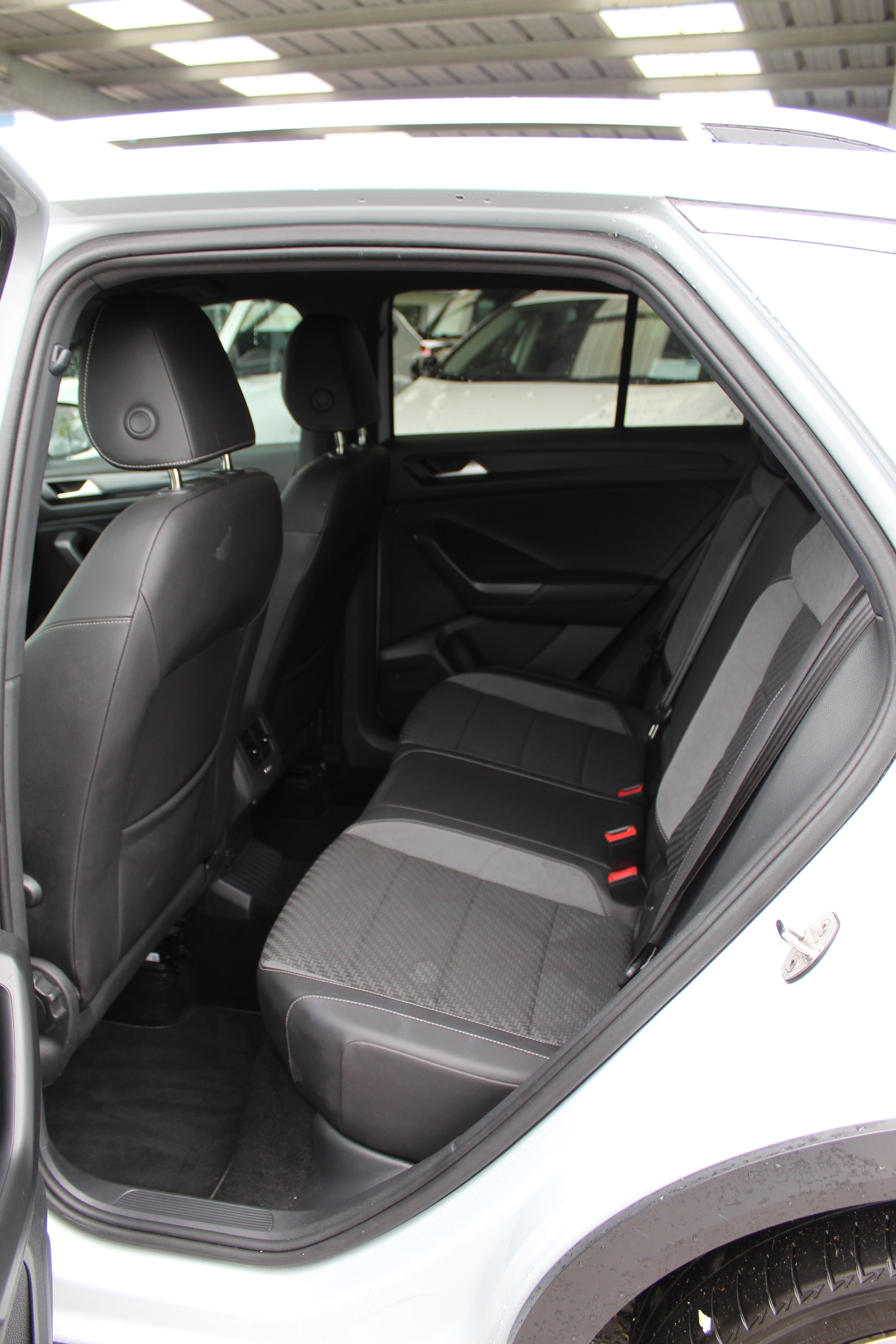 VW T-Roc 2.0 TSI Sport DSG 4Motion-image-9