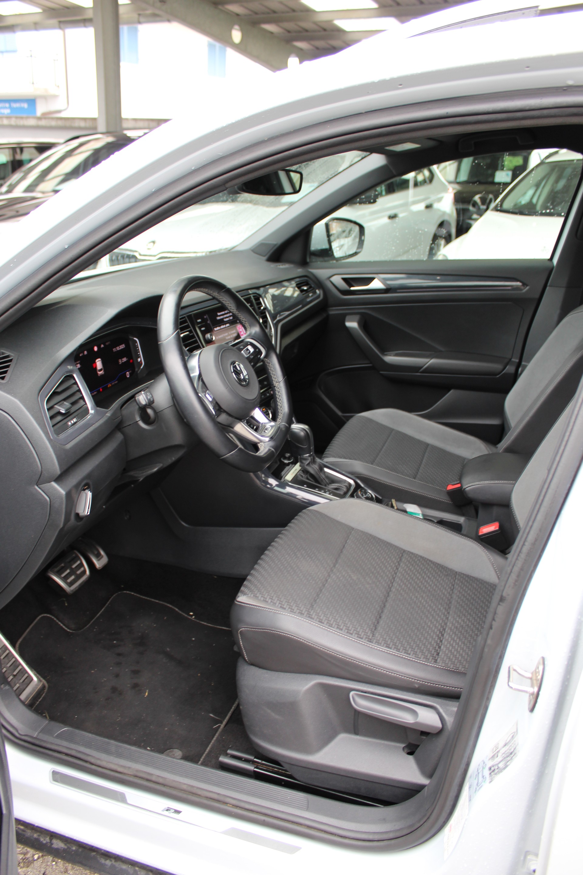 VW T-Roc 2.0 TSI Sport DSG 4Motion-image-5