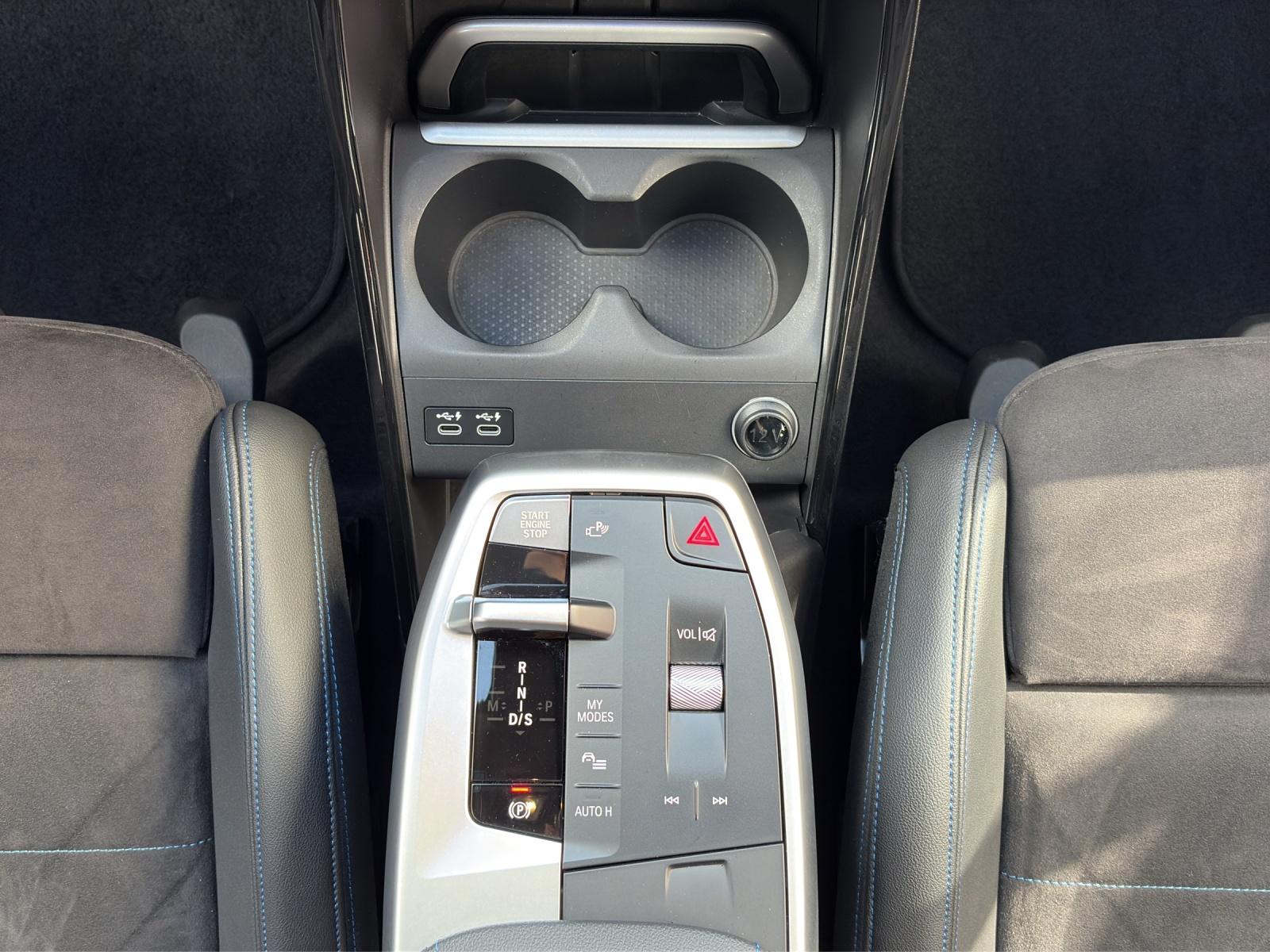 BMW 230e xDrive Active Tourer-image-18