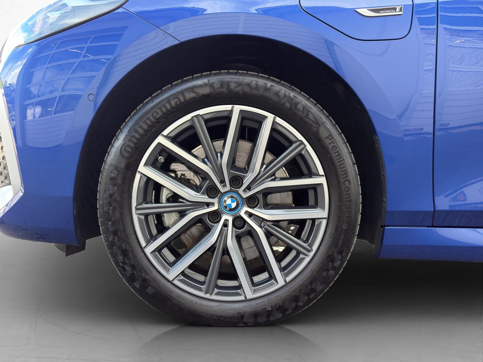 BMW 230e xDrive Active Tourer-image-9