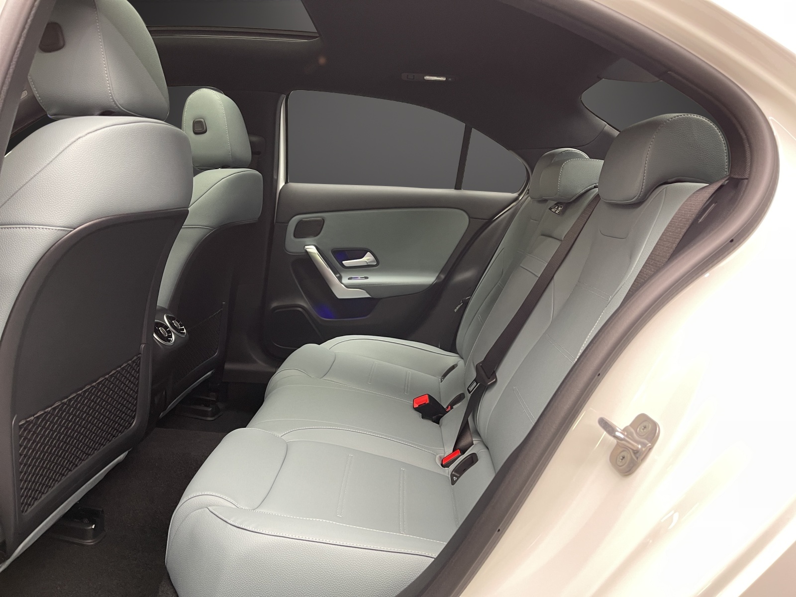 MERCEDES-BENZ A 35 AMG 4Matic+ 8G-DCT-image-9