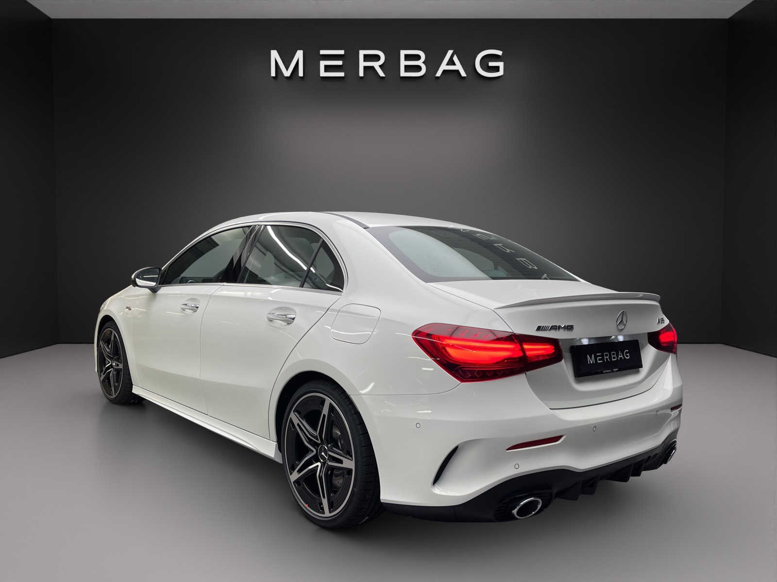 MERCEDES-BENZ A 35 AMG 4Matic+ 8G-DCT-image-3