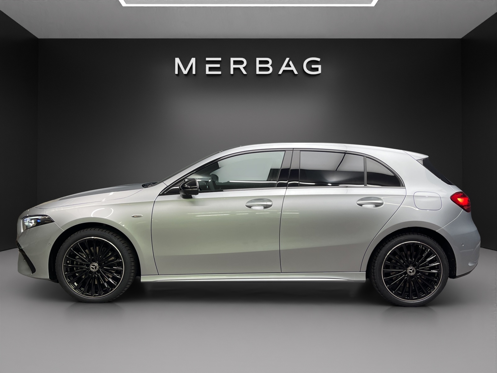 MERCEDES-BENZ A 250 e EQ Star 8G-DCT-image-2