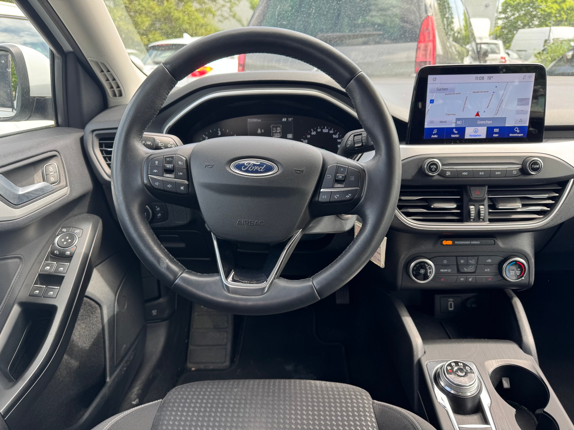 FORD Focus 1.5 TDCi Titanium Automatic * Gr. Navi * Klima-auto * Tempomat * PDC V+H * B6d-image-2