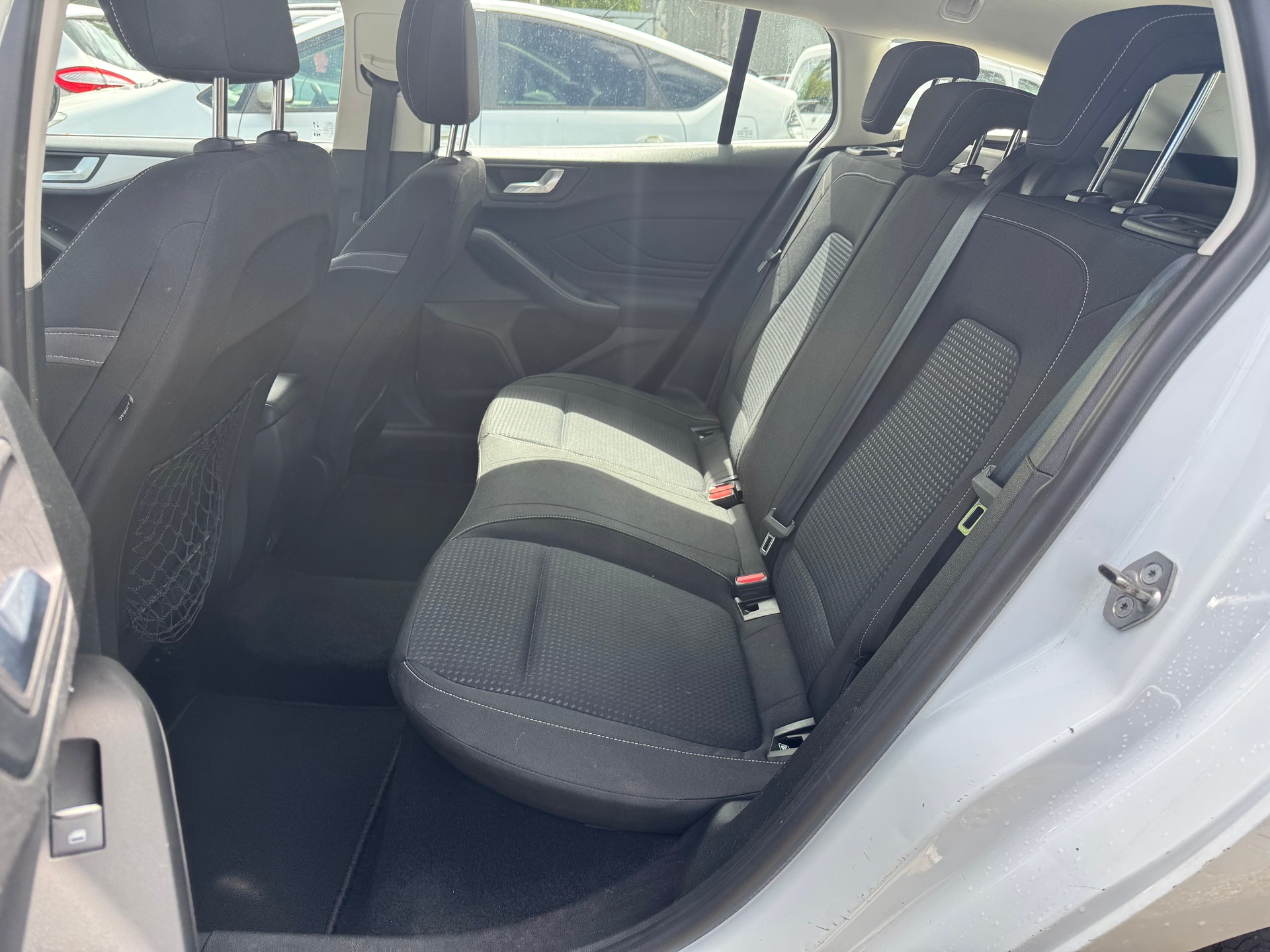 FORD Focus 1.5 TDCi Titanium Automatic * Gr. Navi * Klima-auto * Tempomat * PDC V+H * B6d-image-6