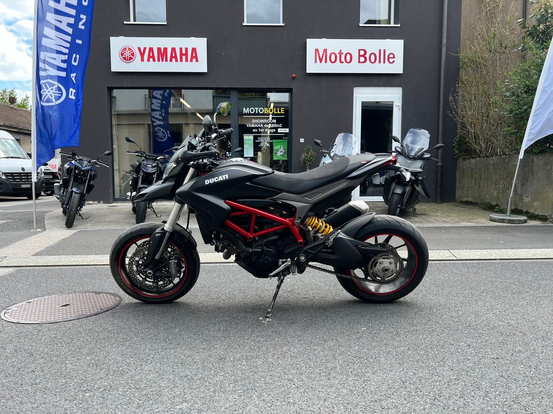 DUCATI Hypermotard 821-showroom-element-3