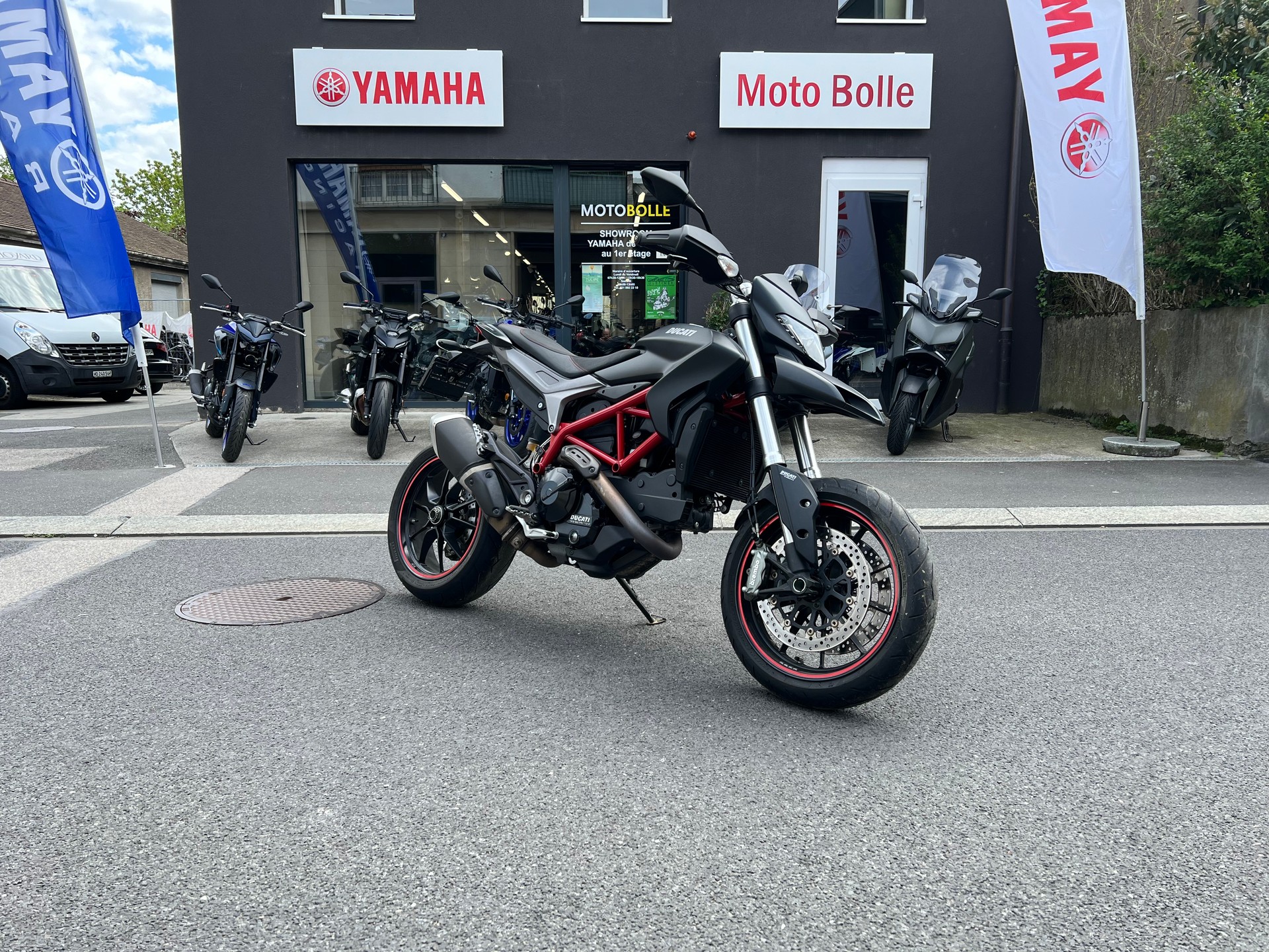 DUCATI Hypermotard 821-showroom-element-1