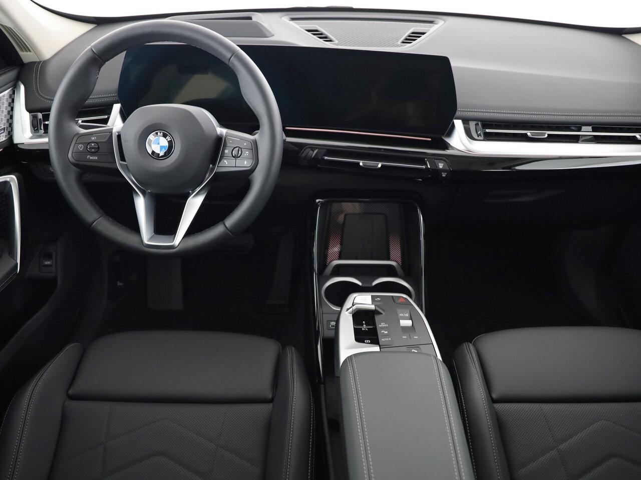 BMW X1 xDrive 23i 48V xLine-image-4