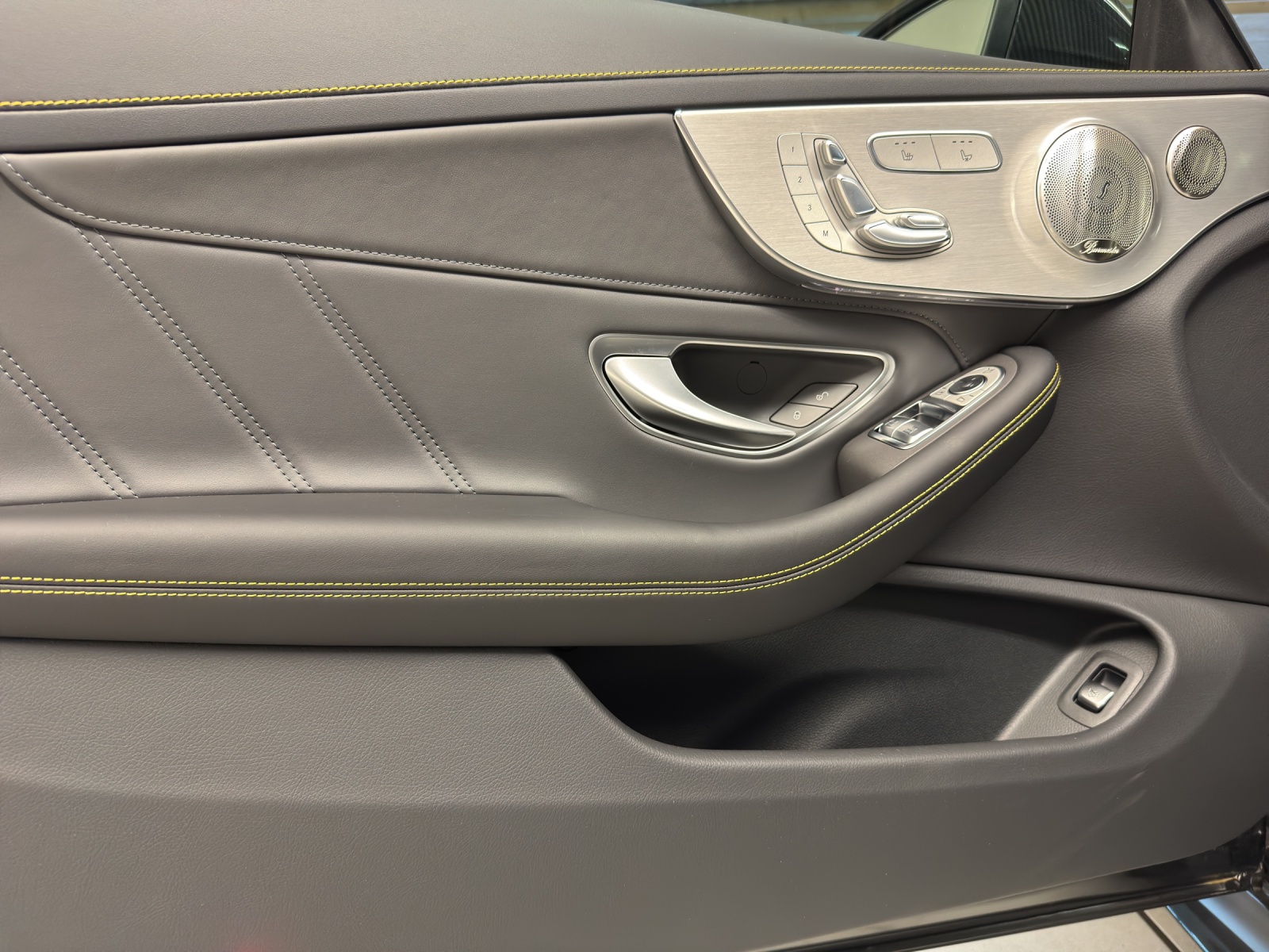 MERCEDES-BENZ C 63 S AMG Premium + 9G-tronic-image-10