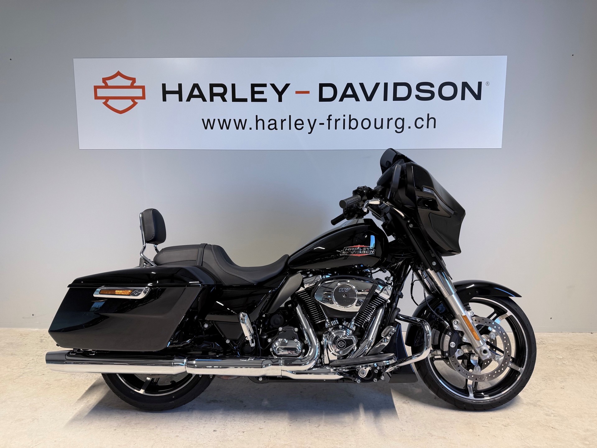 HARLEY-DAVIDSON FLHX Street Glide 117